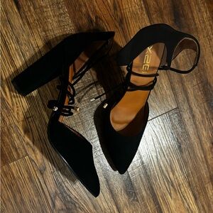 Women's Black Pointed Toe Lace-Up Block Heel Pumps